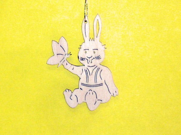 Baumbehang Hase mit Schmetterling